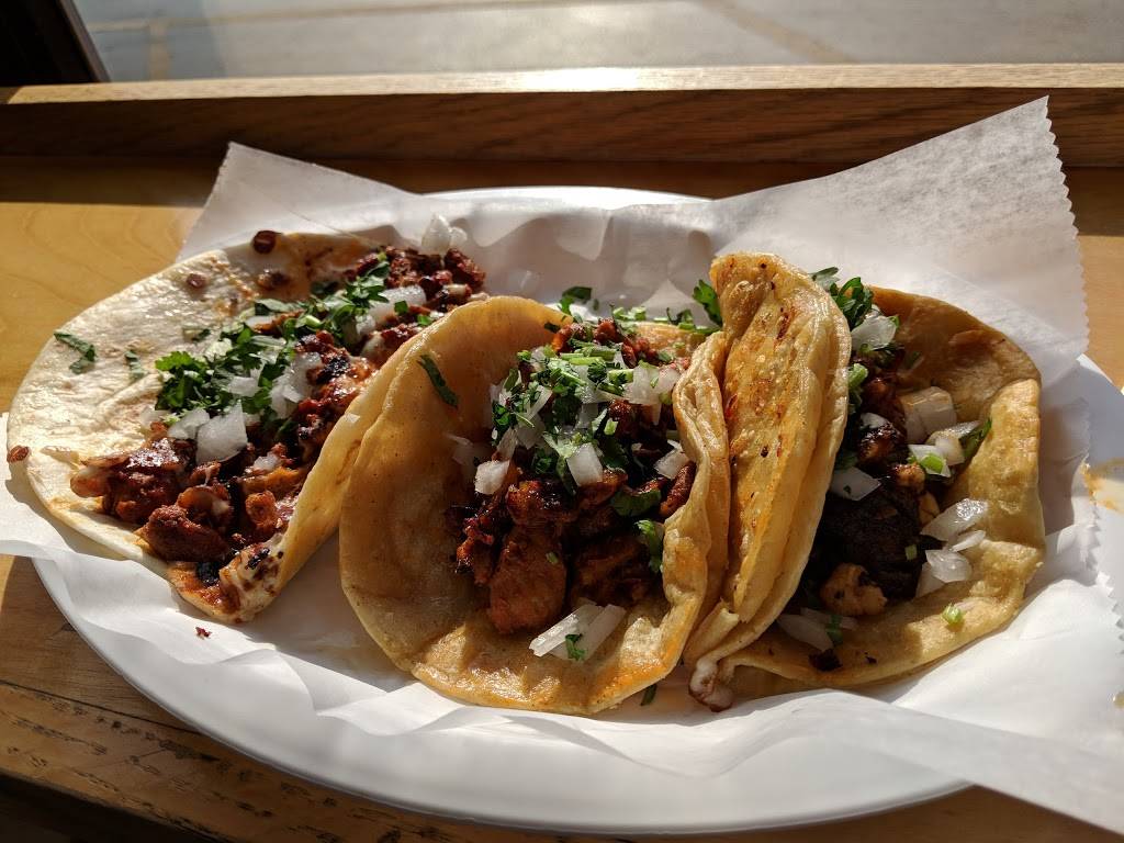 Gil Tacos | restaurant | south in, 1665 S Lynhurst Dr, Indianapolis, IN 46241, USA | 3179929046 OR +1 317-992-9046
