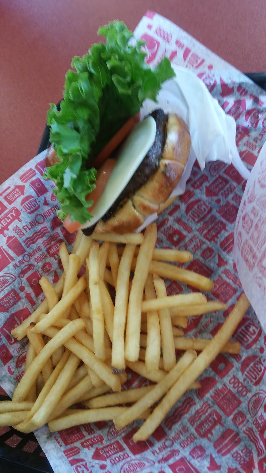 Jack in the Box | restaurant | 1050 W E El Norte Pkwy, Escondido, CA 92026, USA | 7602332070 OR +1 760-233-2070