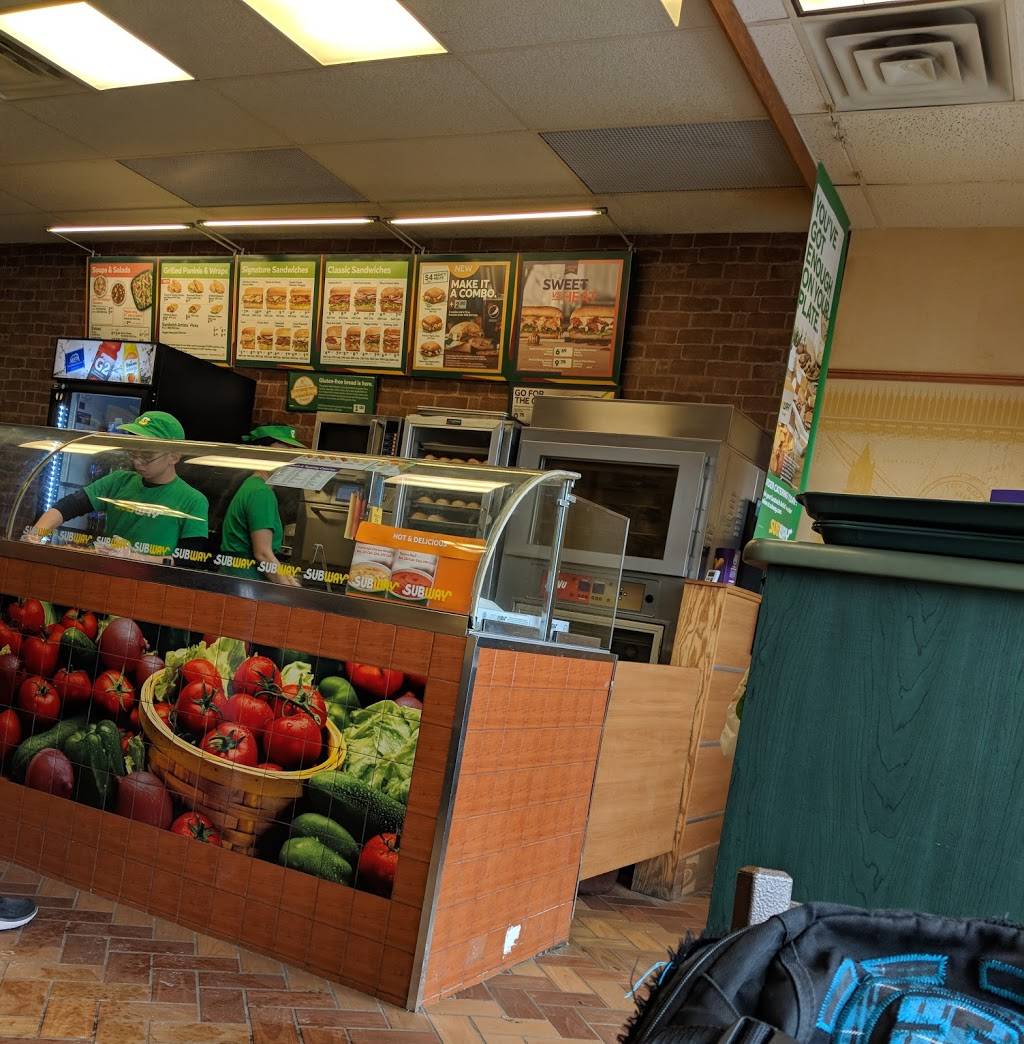 Subway | restaurant | 3180 Lake Shore Blvd W Unit 5, Etobicoke, ON M8V 1L7, Canada | 4165030040 OR +1 416-503-0040