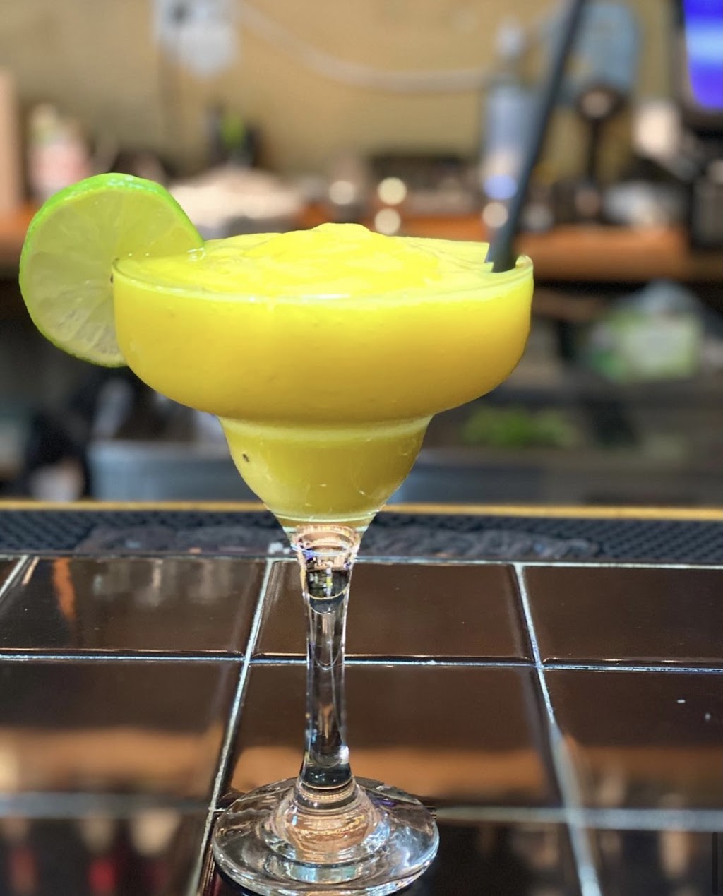 La Puntilla Ecuadorian Bar & Restaurant | restaurant | 91-17 37th Ave, Queens, NY 11372, USA | 7184248717 OR +1 718-424-8717