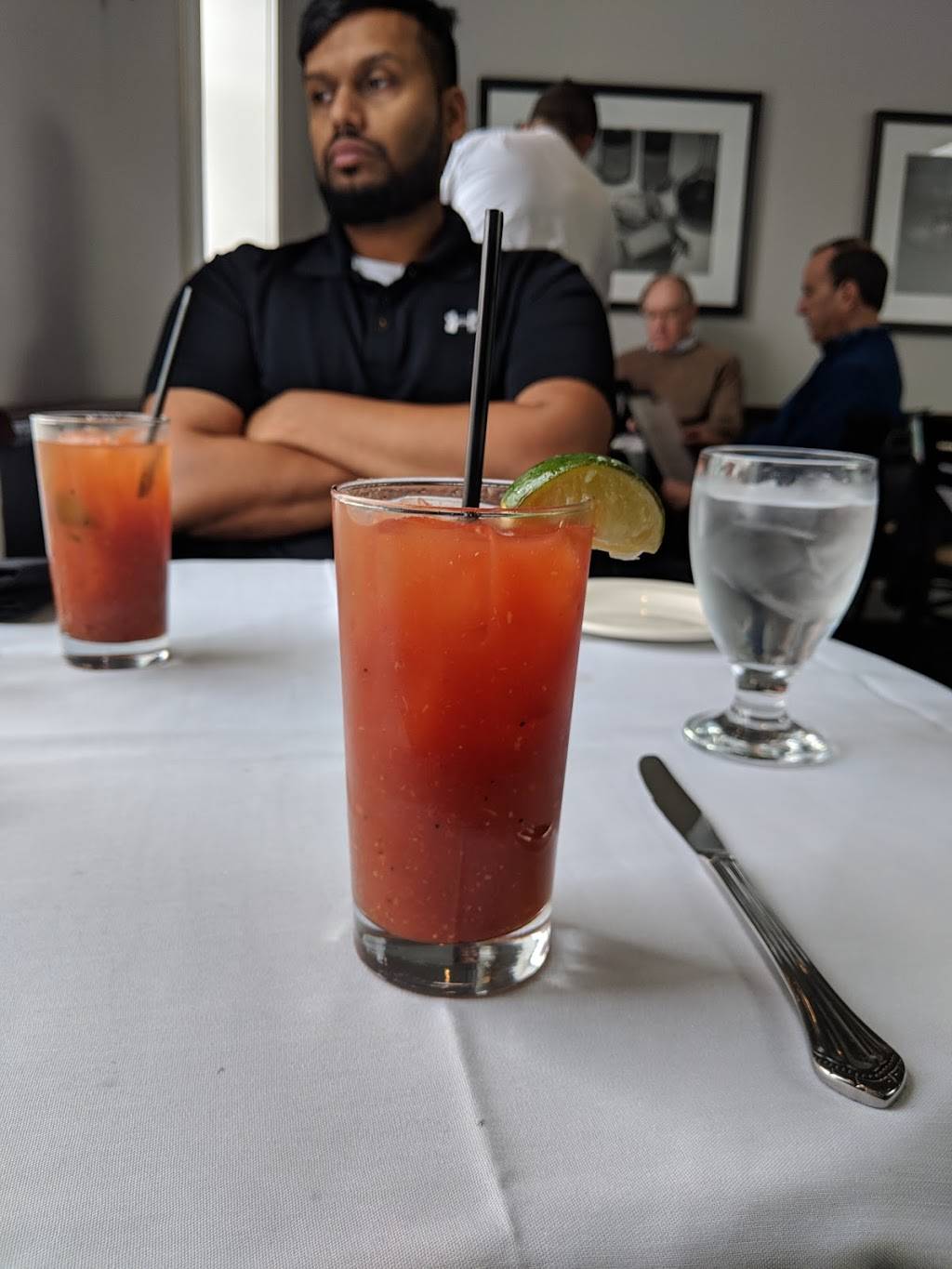 The Warehouse | restaurant | 214 King St, Alexandria, VA 22314, USA | 7036836868 OR +1 703-683-6868