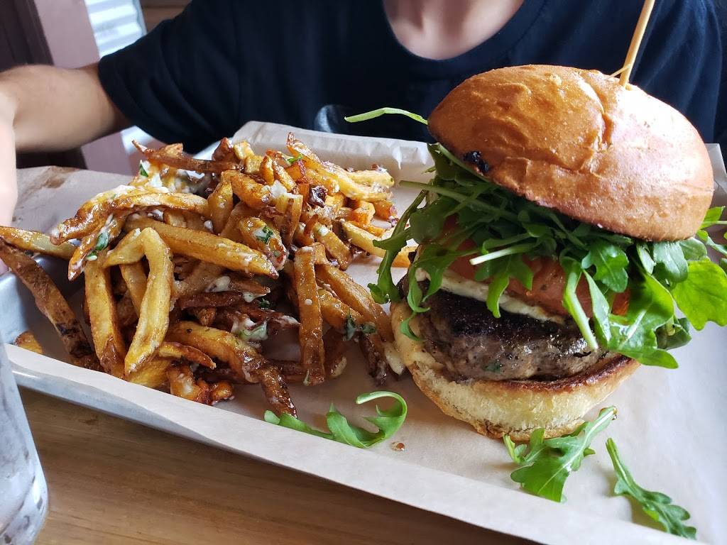 Broderick Roadhouse | restaurant | 1516 Eureka Rd, Roseville, CA 95661, USA | 9167712722 OR +1 916-771-2722