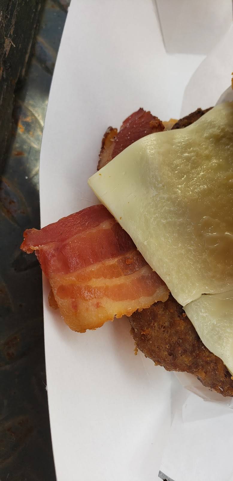 Hardees | restaurant | 8009 Pendleton Pike, Indianapolis, IN 46226, USA | 3178970515 OR +1 317-897-0515