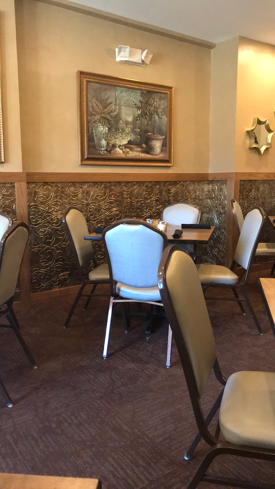 Barattas Restaurant | restaurant | 2320 S Union St, Des Moines, IA 50315, USA | 5152434516 OR +1 515-243-4516