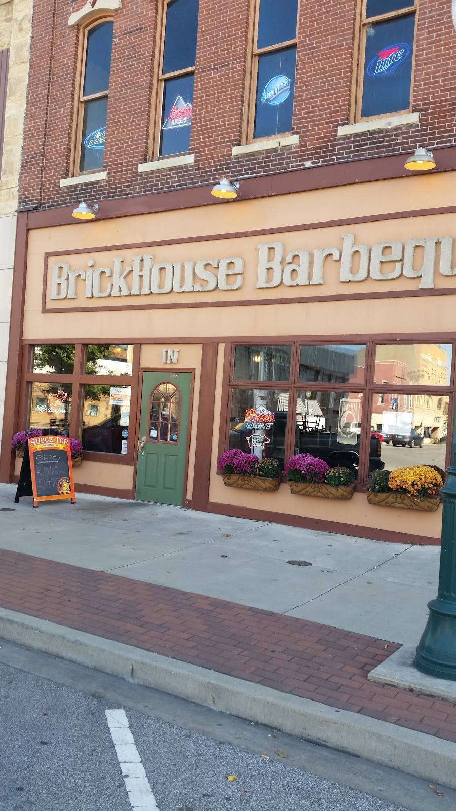 Brick House Barbeque | restaurant | 49 S Central Park, Jacksonville, IL 62650, USA | 2172454587 OR +1 217-245-4587