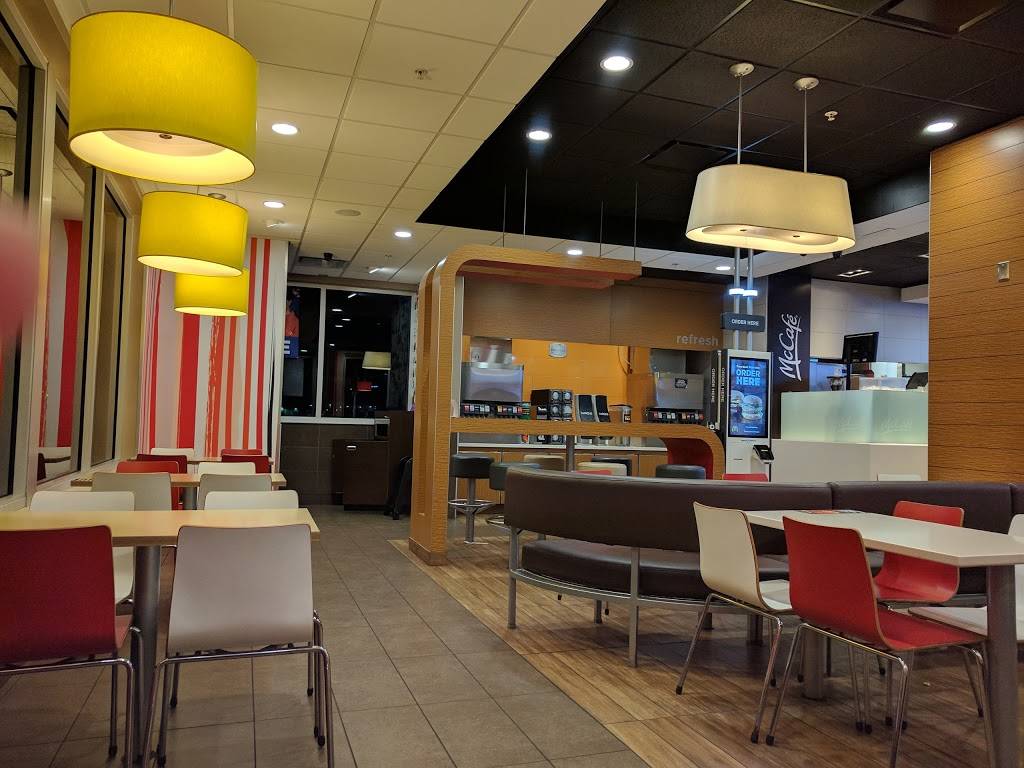 McDonalds | cafe | 1013 Front Place, North Port, FL 34287, USA | 9414297820 OR +1 941-429-7820