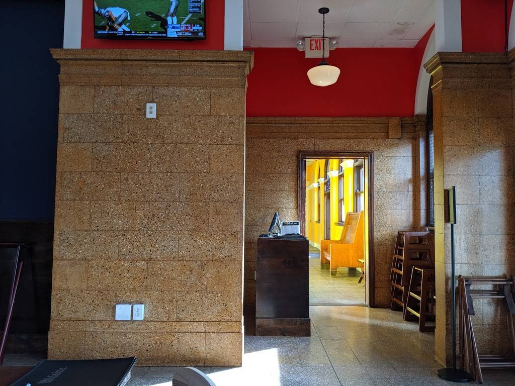 Maize at the Station | restaurant | 100 N Chestnut St, Champaign, IL 61820, USA | 2173553611 OR +1 217-355-3611