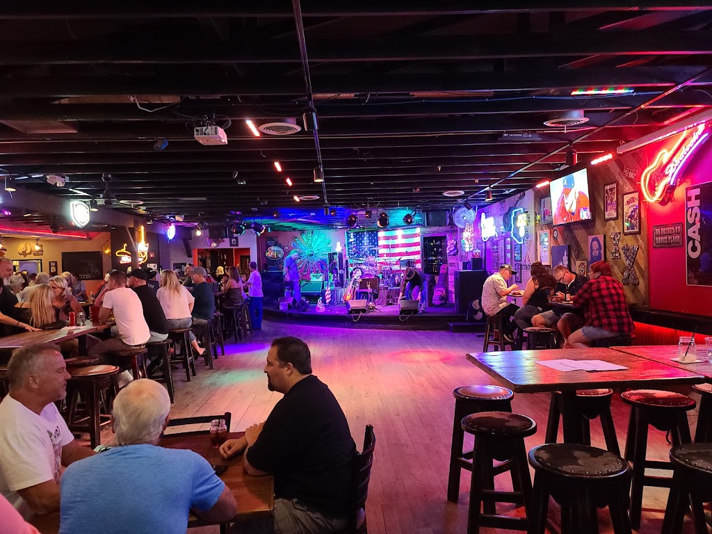 Flying X Saloon | restaurant | 2030 McCulloch Blvd N, Lake Havasu City, AZ 86403, USA | 9288543599 OR +1 928-854-3599