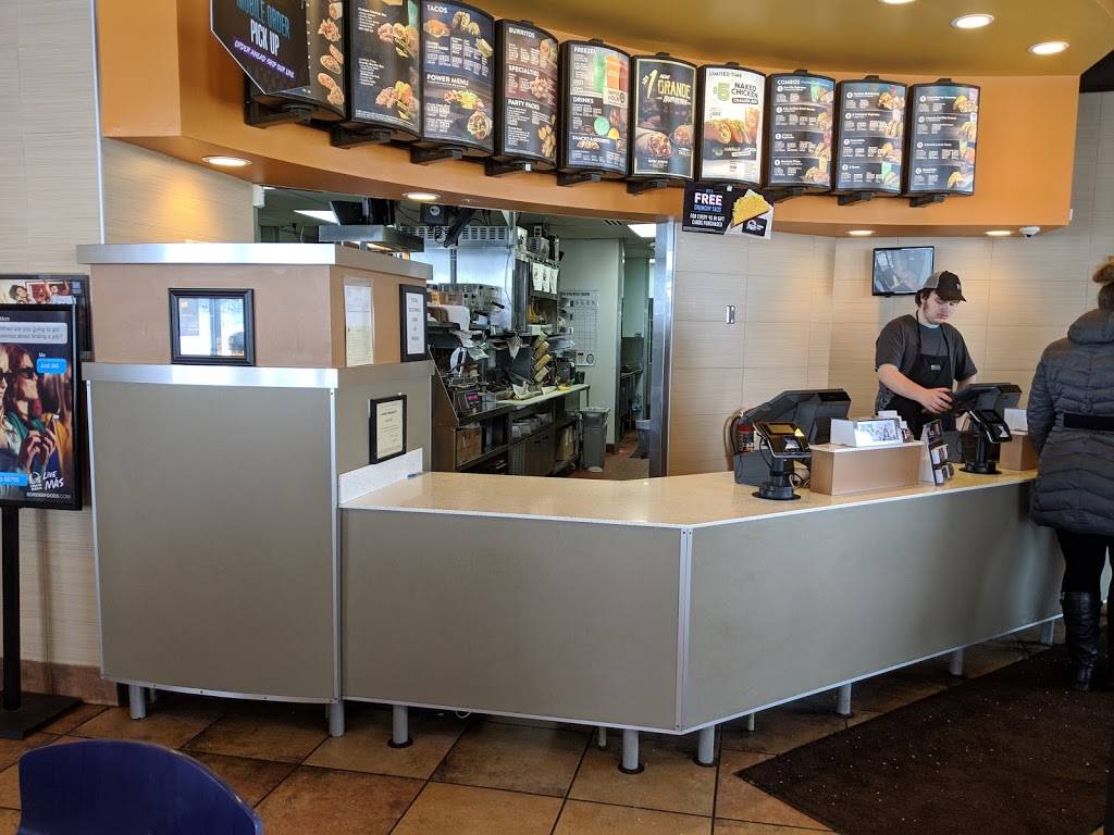 Taco Bell | meal takeaway | 2626 Humes Rd, Janesville, WI 53545, USA | 6087522077 OR +1 608-752-2077