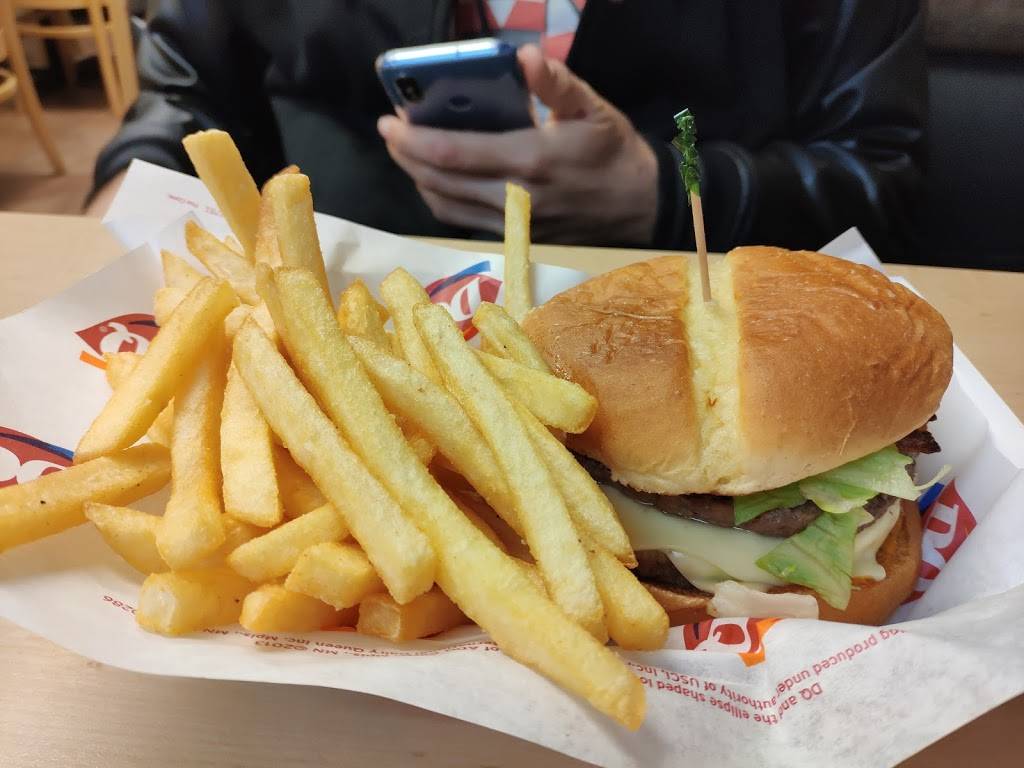 Dairy Queen Grill & Chill | restaurant | 370 Suzanne Dr, Spring Hill, FL 34607, USA | 3526842828 OR +1 352-684-2828