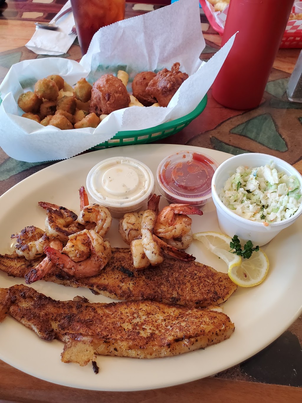 Fish River Grill | restaurant | 1545 Gulf Shores Pkwy, Gulf Shores, AL 36542, USA | 2519481110 OR +1 251-948-1110