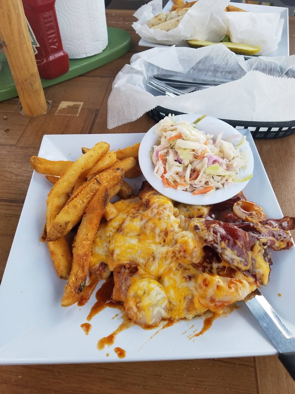 Crabbys Beachwalk Bar & Grill | restaurant | 333 S Gulfview Blvd, Clearwater, FL 33767, USA | 7276082065 OR +1 727-608-2065