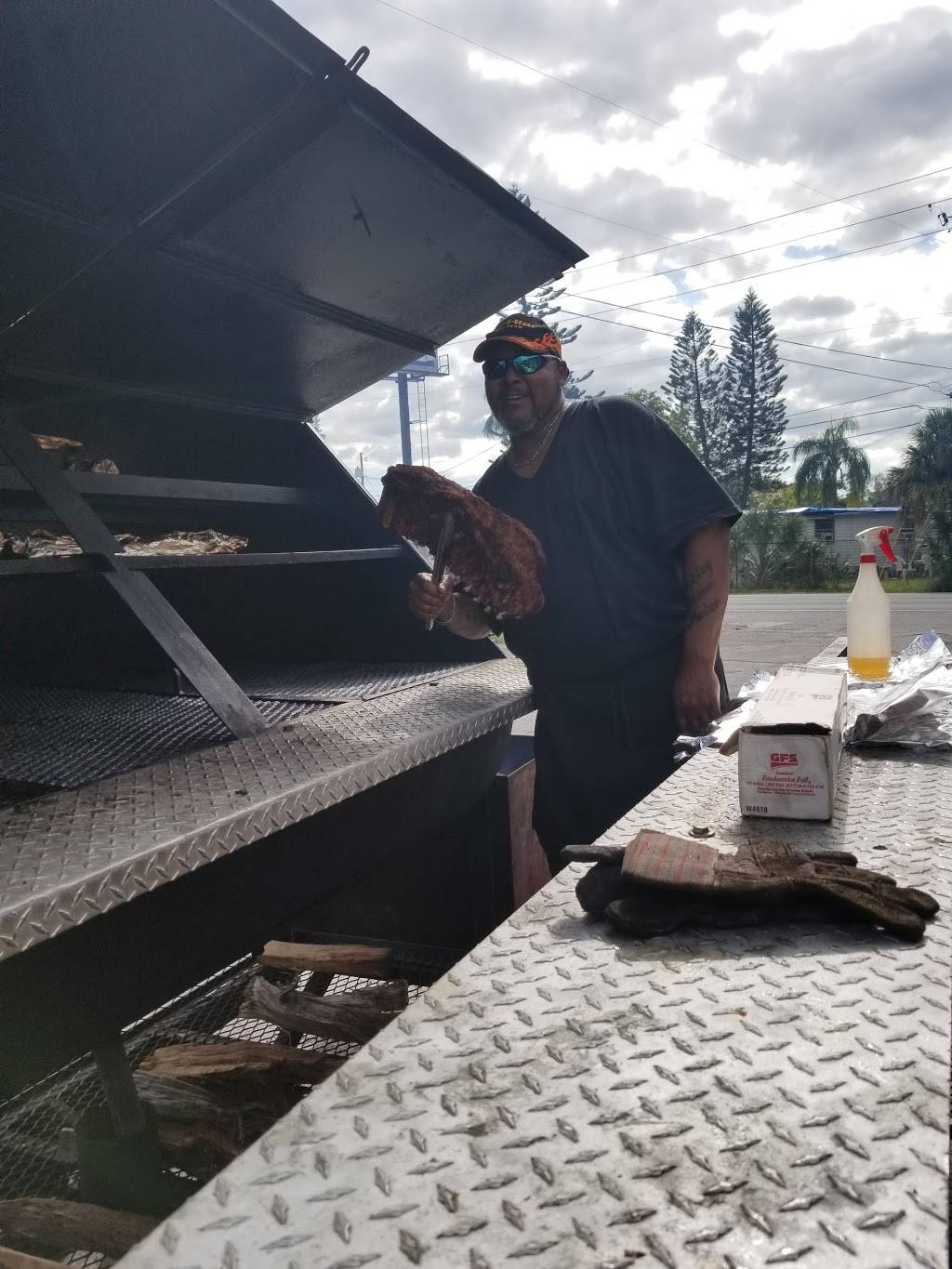 Famous Jays BBQ | restaurant | 5155 Haines Rd N #2602, St. Petersburg, FL 33714, USA | 7274407779 OR +1 727-440-7779