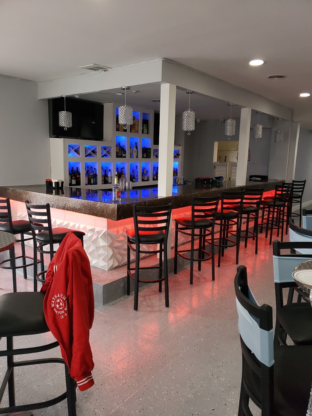 Café day restaurant & bar | restaurant | 326 Union Ave, Cranston, RI 02910, USA | 4016883841 OR +1 401-688-3841