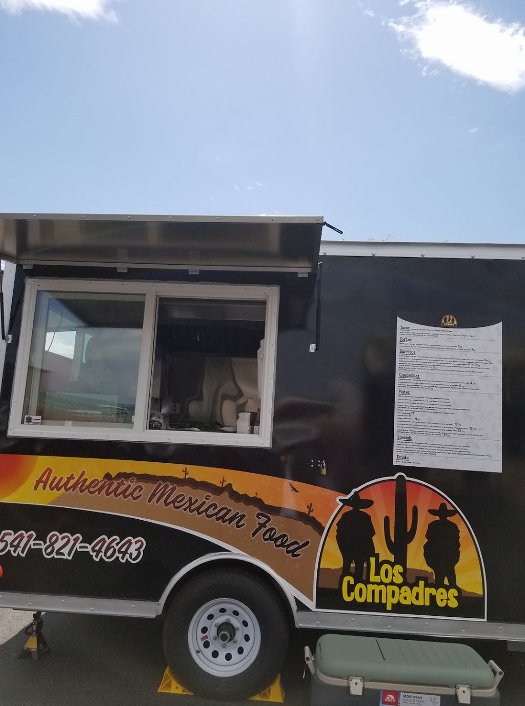 Los Compadres Mexican Food Truck - Tacos, Burritos & More | restaurant | 2770 Crater Lake Hwy, Medford, OR 97504, USA | 5418214643 OR +1 541-821-4643