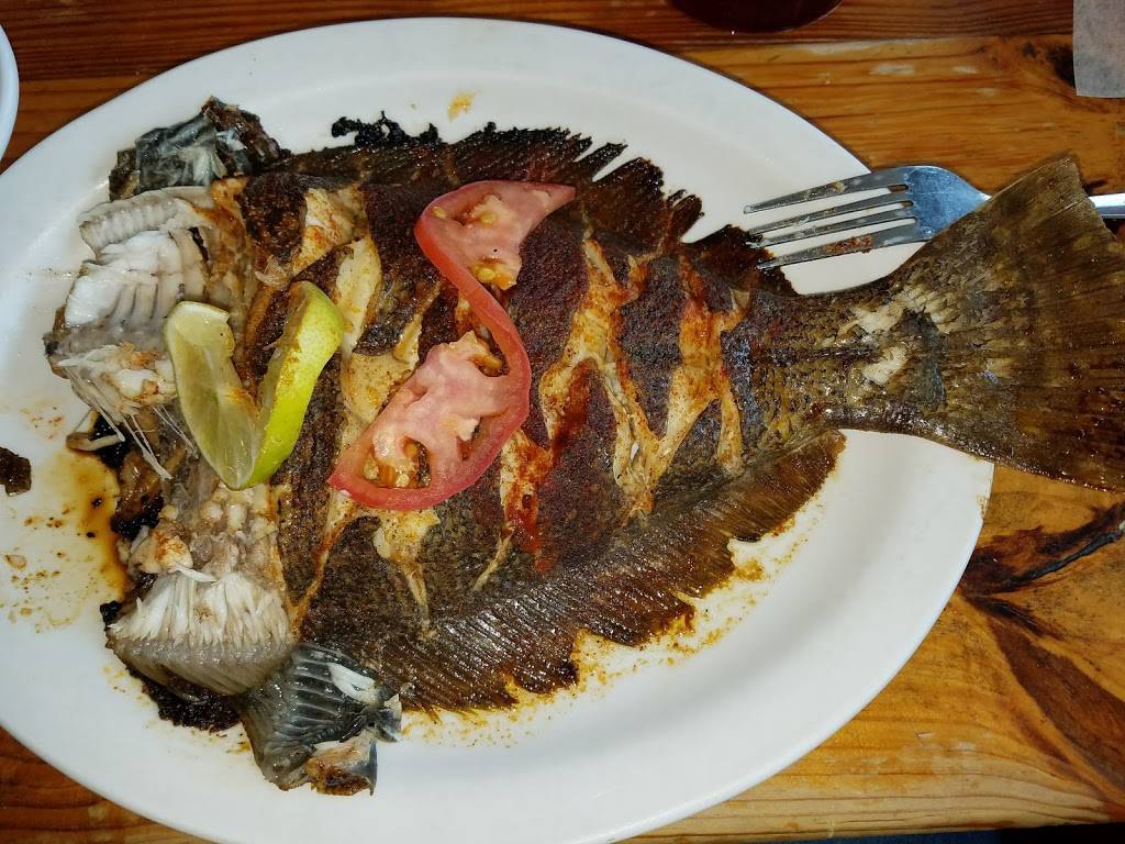 Stingaree Restaurant & Marina | restaurant | 1295 N Stingaree Dr, Crystal Beach, TX 77650, USA | 4096842731 OR +1 409-684-2731