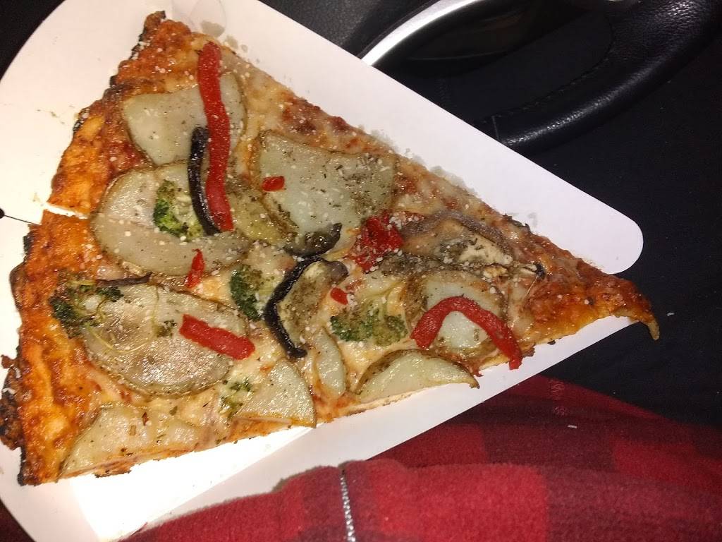 Mammas Pizza | restaurant | 808 York Mills Rd, North York, ON M3B 1X9, Canada | 4164444588 OR +1 416-444-4588