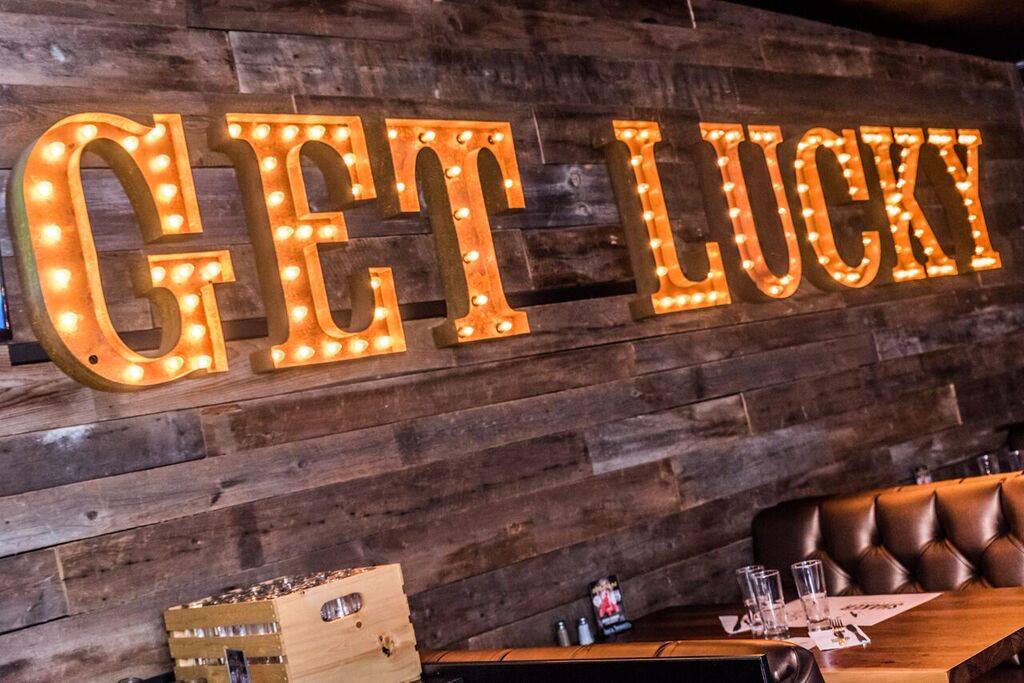 SHAKER Cuisine & Mixologie | restaurant | 3695 Rue de lHêtrière #250, Saint-Augustin-de-Desmaures, QC G3A 2Z5, Canada | 4188728885 OR +1 418-872-8885