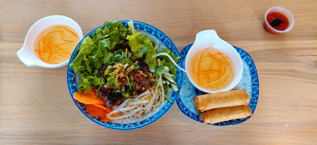 Chi Em Eats | restaurant | 11 E 6th Ave, Emporia, KS 66801, USA | 6202086500 OR +1 620-208-6500