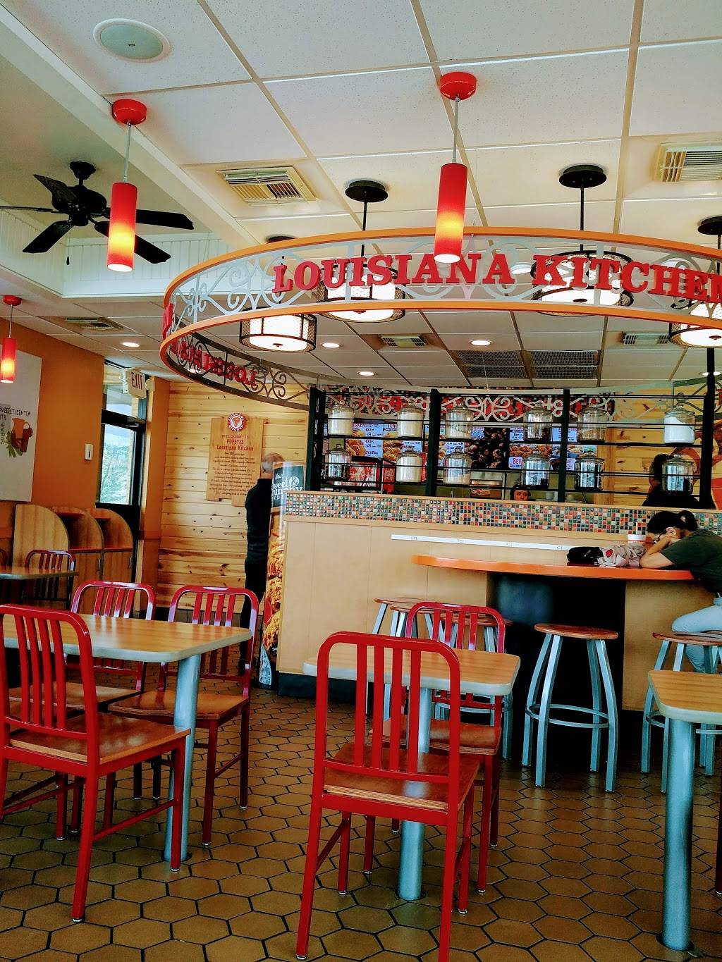 Popeyes Louisiana Kitchen | restaurant | 905 1/2 W Davis St, Conroe, TX 77301, USA | 9365392188 OR +1 936-539-2188