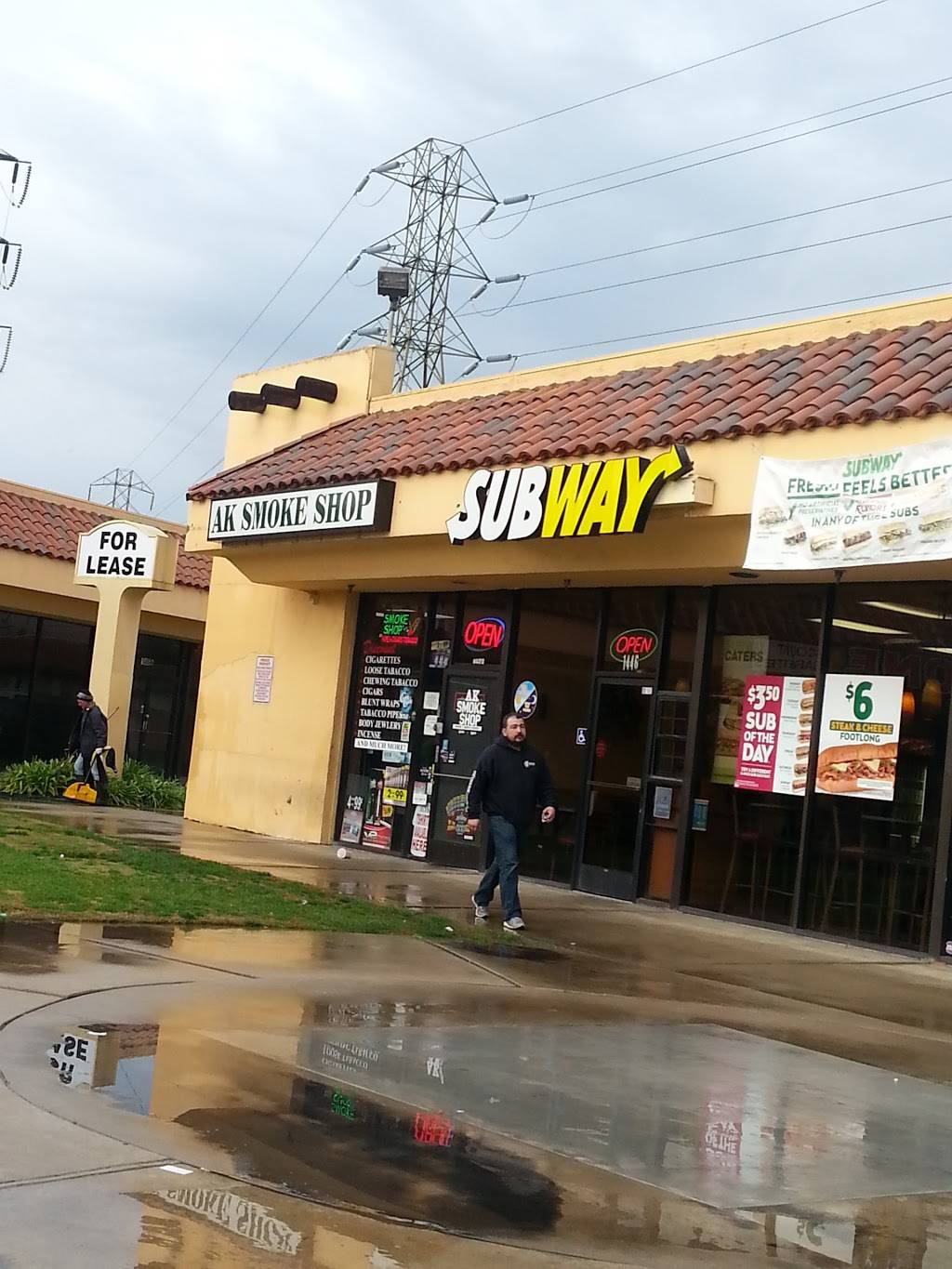 Subway | restaurant | 1446 W Ashlan Ave, Fresno, CA 93705, USA | 5592264225 OR +1 559-226-4225