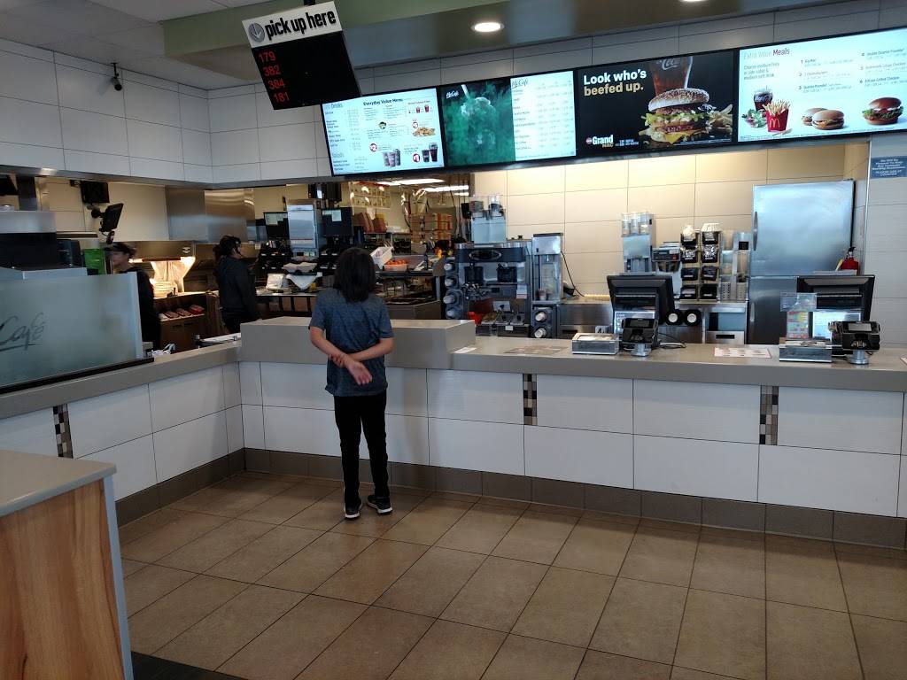 McDonalds | cafe | 8300 Elk Grove Florin Rd, Sacramento, CA 95829, USA | 9166812055 OR +1 916-681-2055