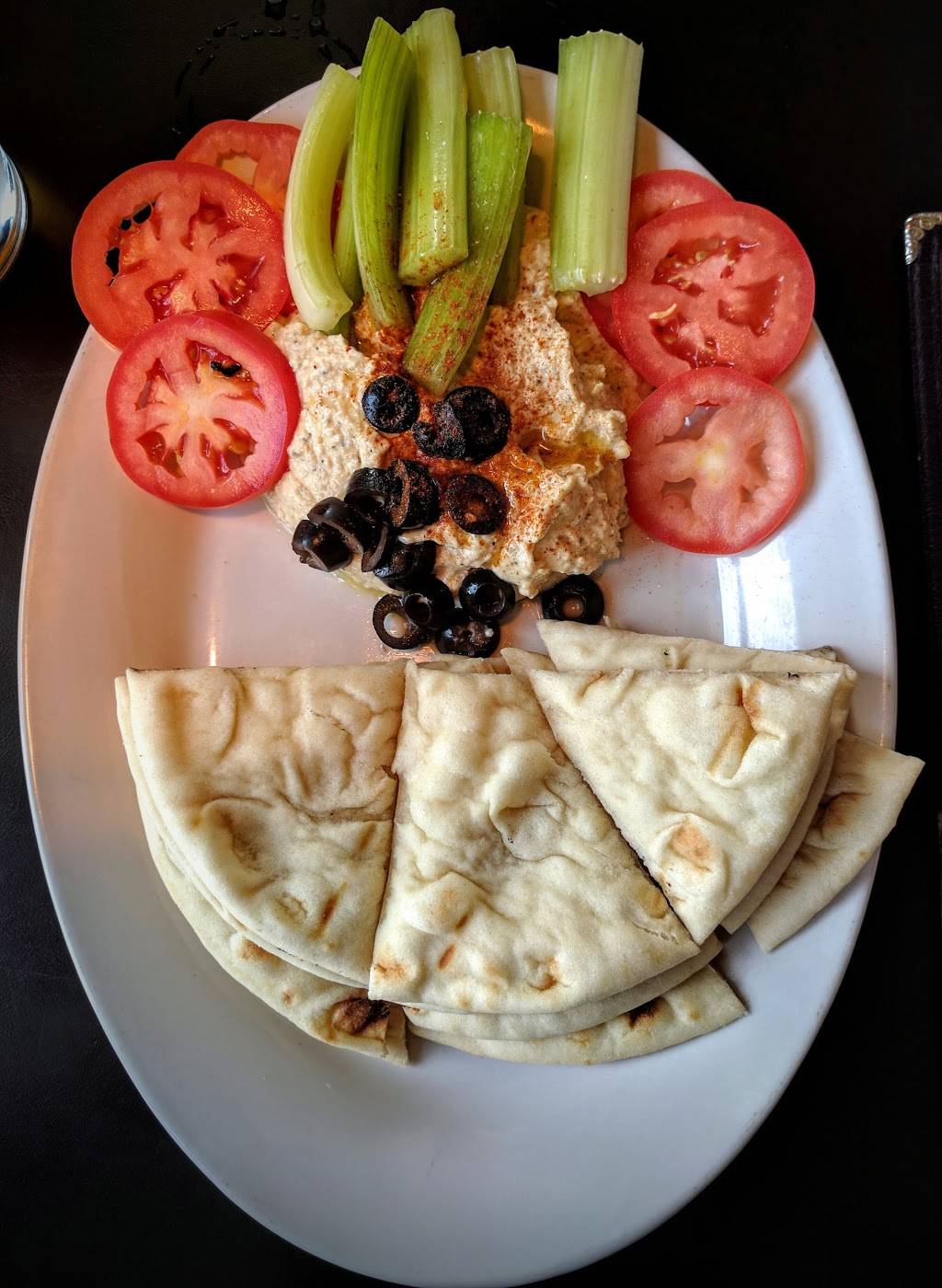 Holiday Club | restaurant | 4000 N Sheridan Rd, Chicago, IL 60613, USA | 7733489600 OR +1 773-348-9600