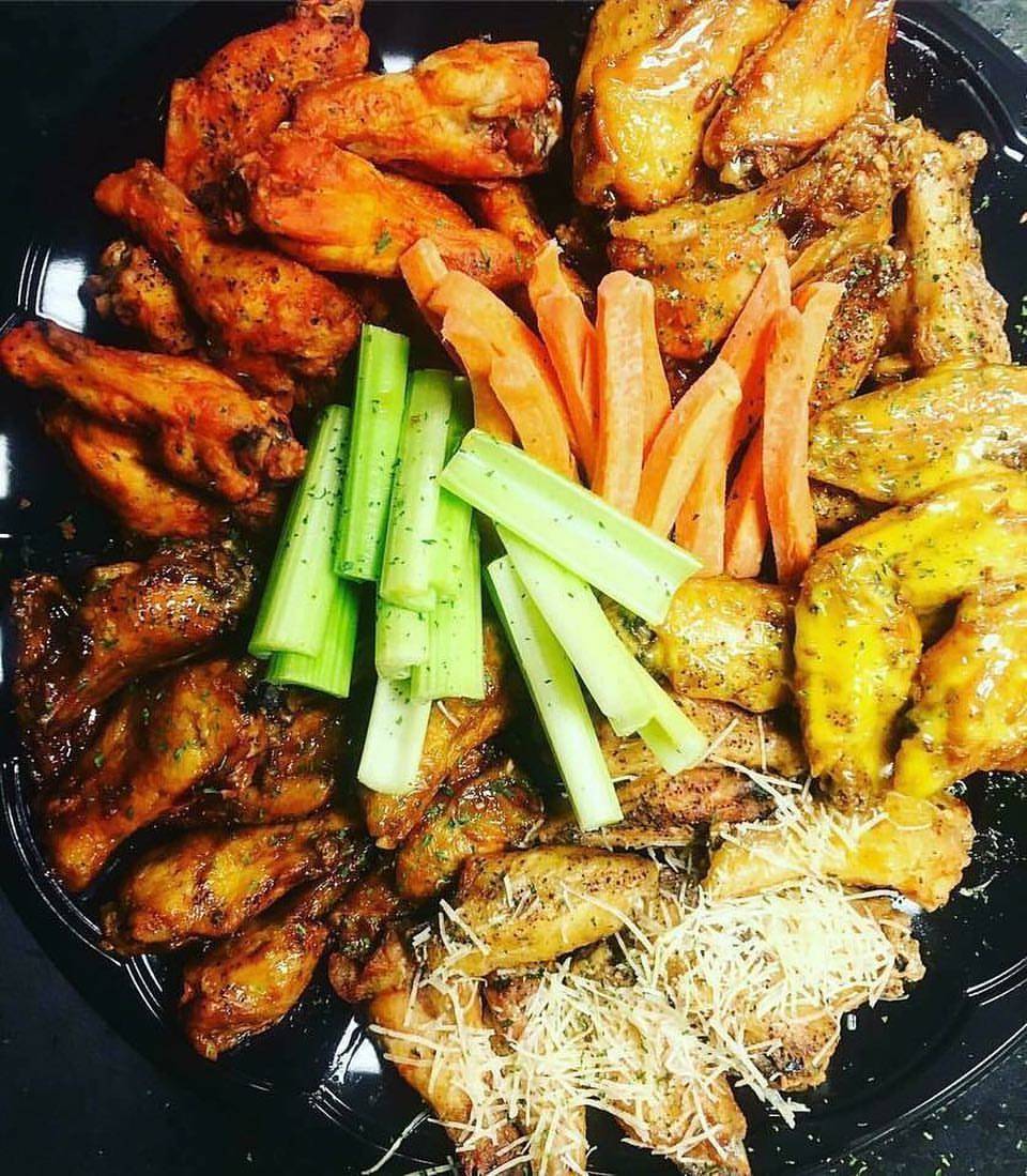 Charleston Sports Pub Mount Pleasant | restaurant | 1909 N Hwy 17, Mt Pleasant, SC 29464, USA | 8437323334 OR +1 843-732-3334