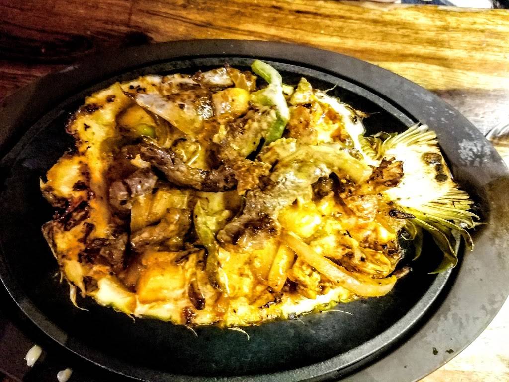 Plaza Azteca | restaurant | PLAZA AZTECA, 552 Broadway, Methuen, MA 01844, USA | 9787940908 OR +1 978-794-0908