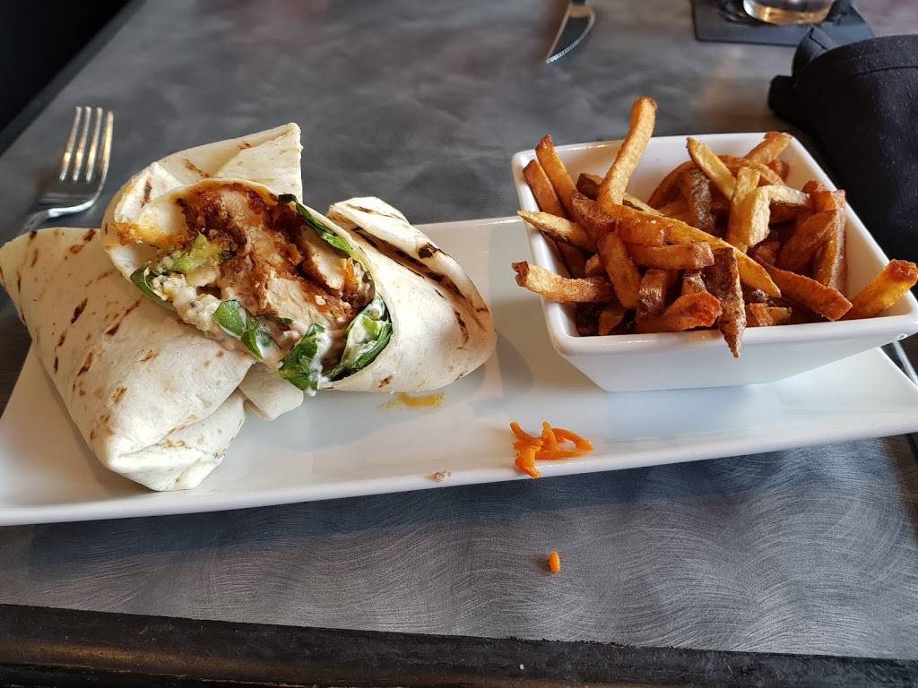 Breakwater Restaurant & Bar | restaurant | 203 Carteret St Ste 102, Beaufort, SC 29902, USA | 8433790052 OR +1 843-379-0052