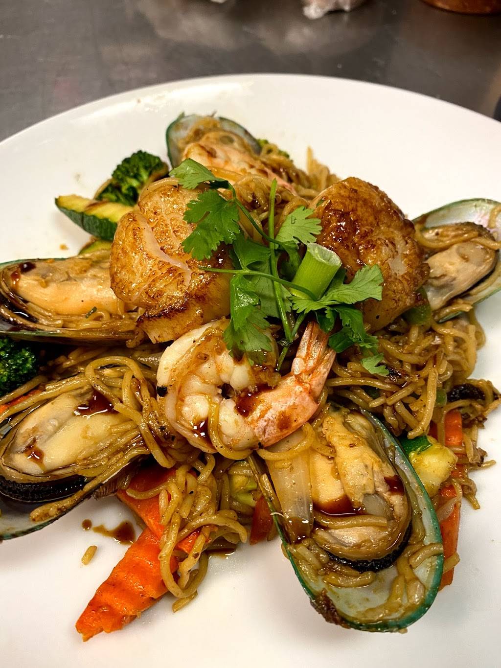 Bowl Thai & Sushi Restaurant | restaurant | 10 Blanding Blvd Suite B, Orange Park, FL 32073, USA | 9046448487 OR +1 904-644-8487