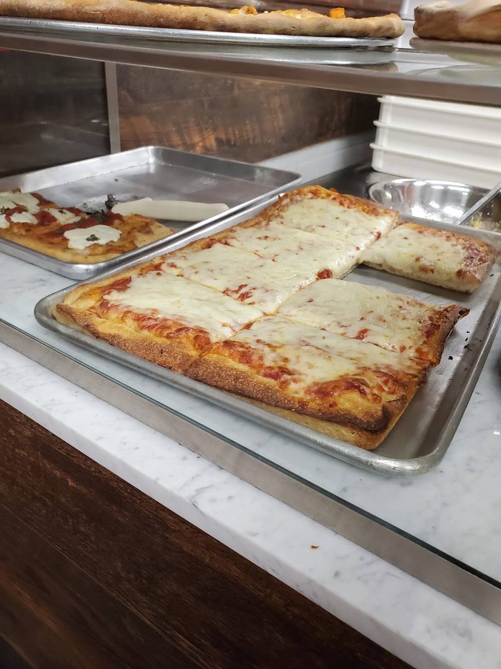 Dantonis Pizza | restaurant | 495 New Rochelle Rd, Bronxville, NY 10708, USA | 9148404100 OR +1 914-840-4100
