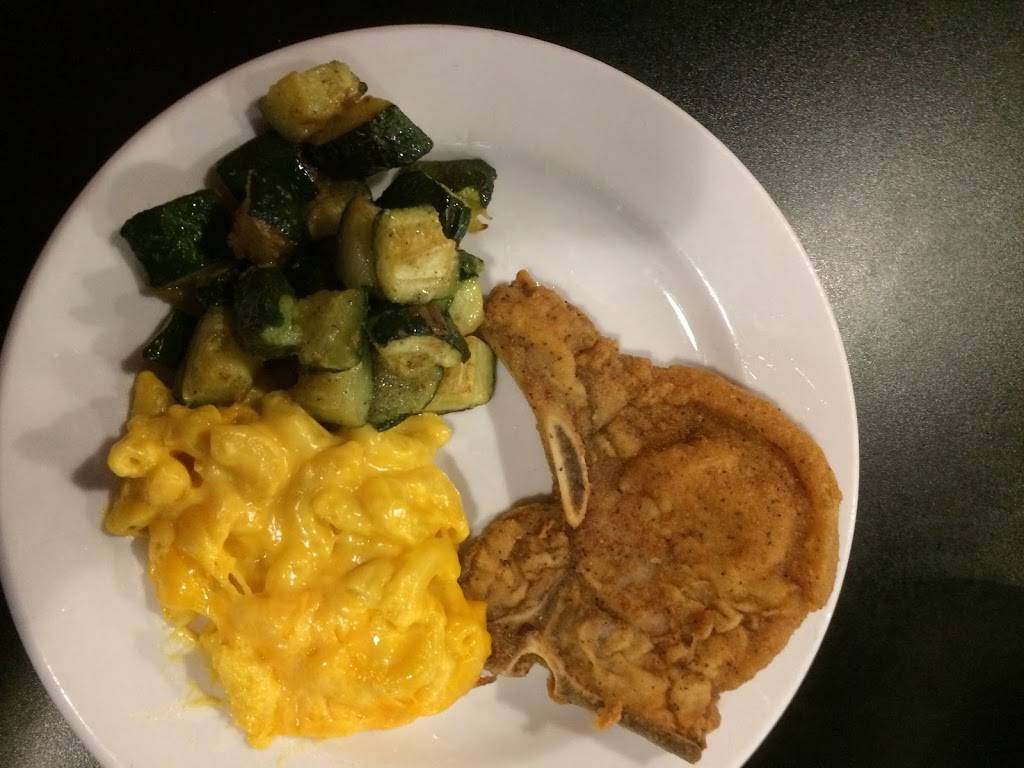 Fat Johnny’s Comfort and Soul | restaurant | 115 S Main St, Columbiana, AL 35051, USA | 2056715331 OR +1 205-671-5331