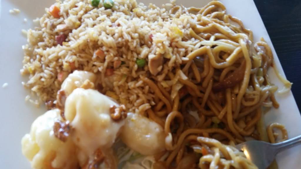 Golden Dragon Restaurant | restaurant | 2800 Broadway, Sacramento, CA 95817, USA | 9164513888 OR +1 916-451-3888