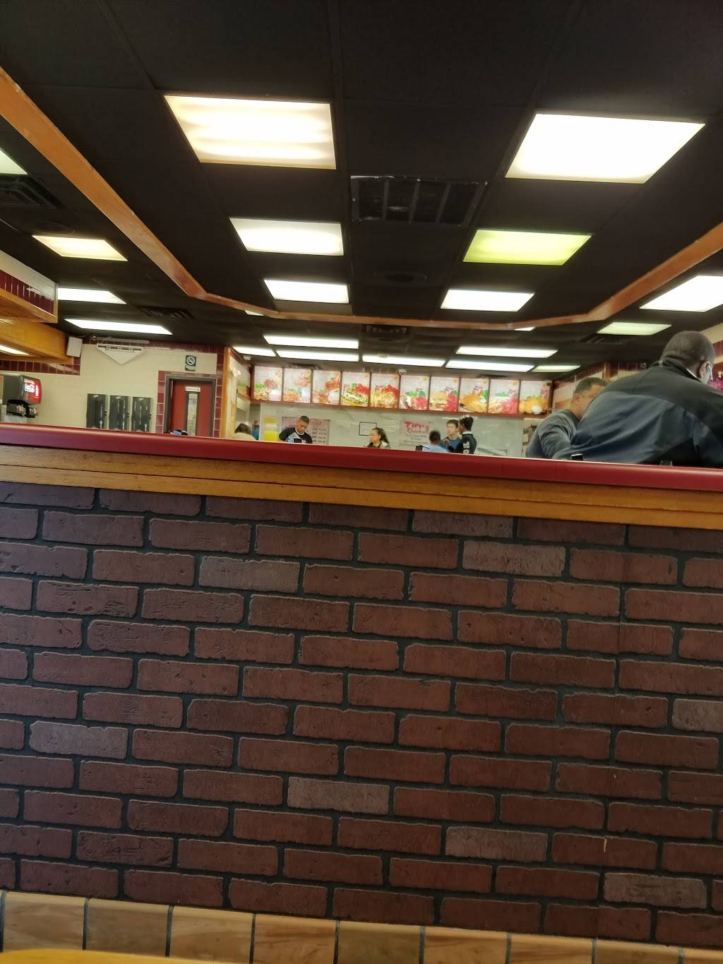 Tims Chicken | restaurant | 2881 Covington Pike, Memphis, TN 38128, USA | 9012073645 OR +1 901-207-3645