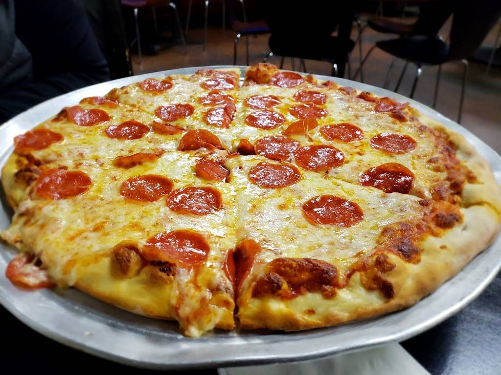 Falcones Pizzeria | restaurant | 6705 N May Ave, Oklahoma City, OK 73116, USA | 4052422222 OR +1 405-242-2222