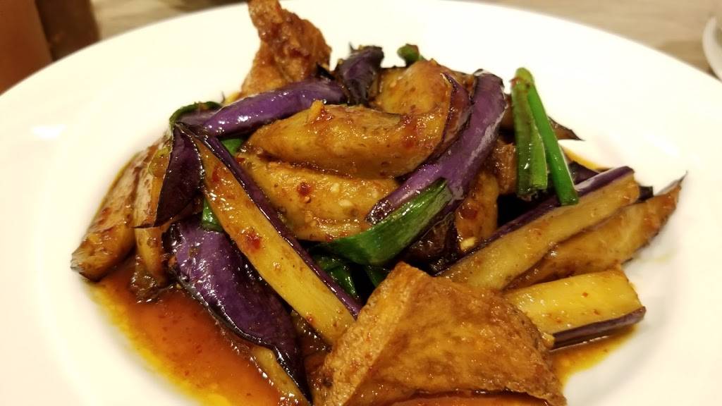 Hai Yen Restaurant | restaurant | 1055 W Argyle St # 1, Chicago, IL 60640, USA | 7735614077 OR +1 773-561-4077