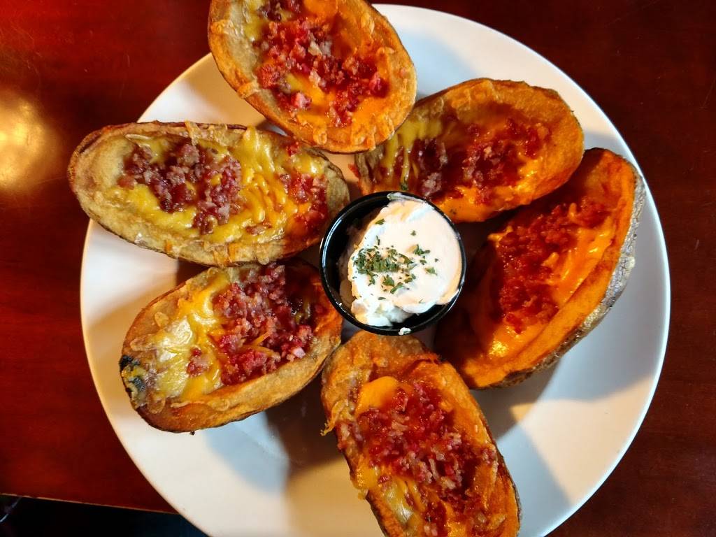 Beefeaters British Grille | restaurant | 2331 E Evergreen Dr, Appleton, WI 54913, USA | 9207308300 OR +1 920-730-8300