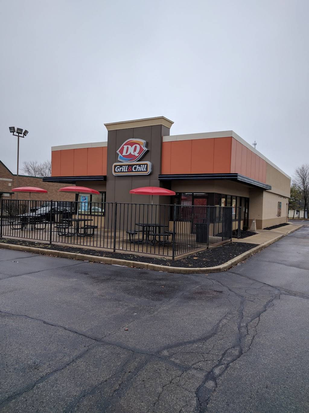Dairy Queen Grill & Chill | restaurant | 3201 S Madison St, Muncie, IN 47302, USA | 7652823244 OR +1 765-282-3244