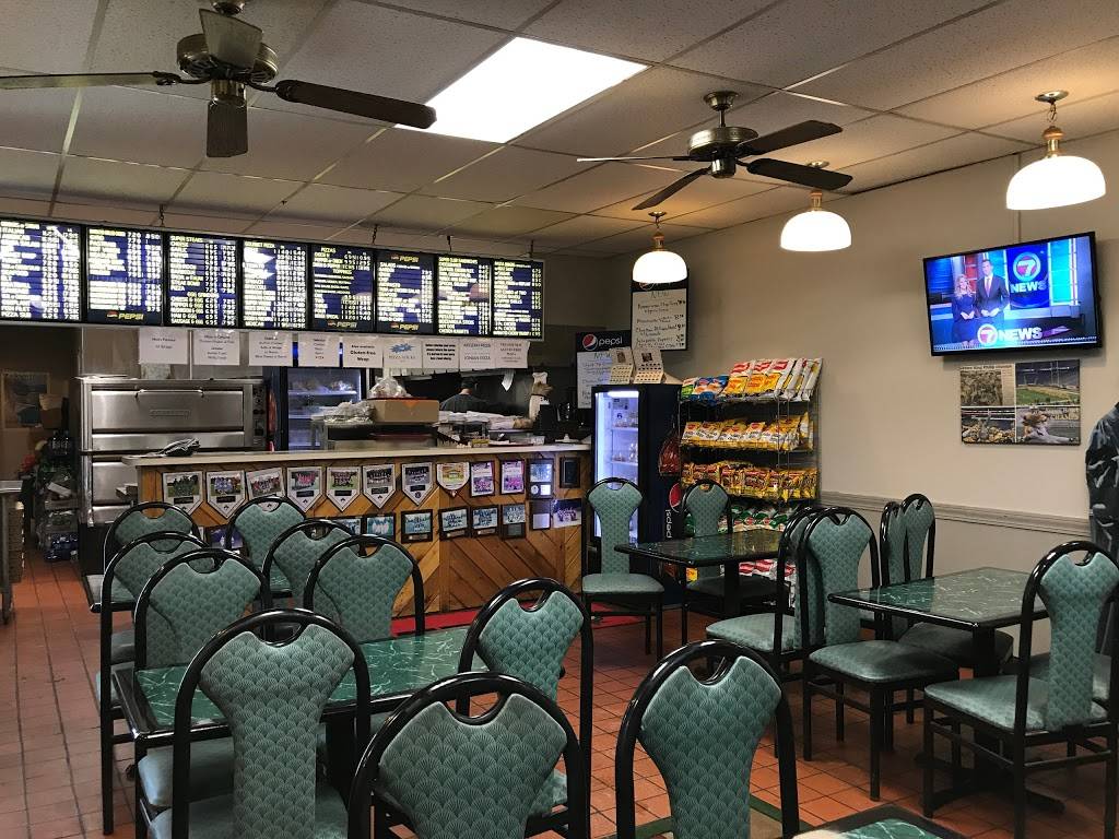 Norfolk Town Pizza | restaurant | 158 Main St, Norfolk, MA 02056, USA | 5085285355 OR +1 508-528-5355