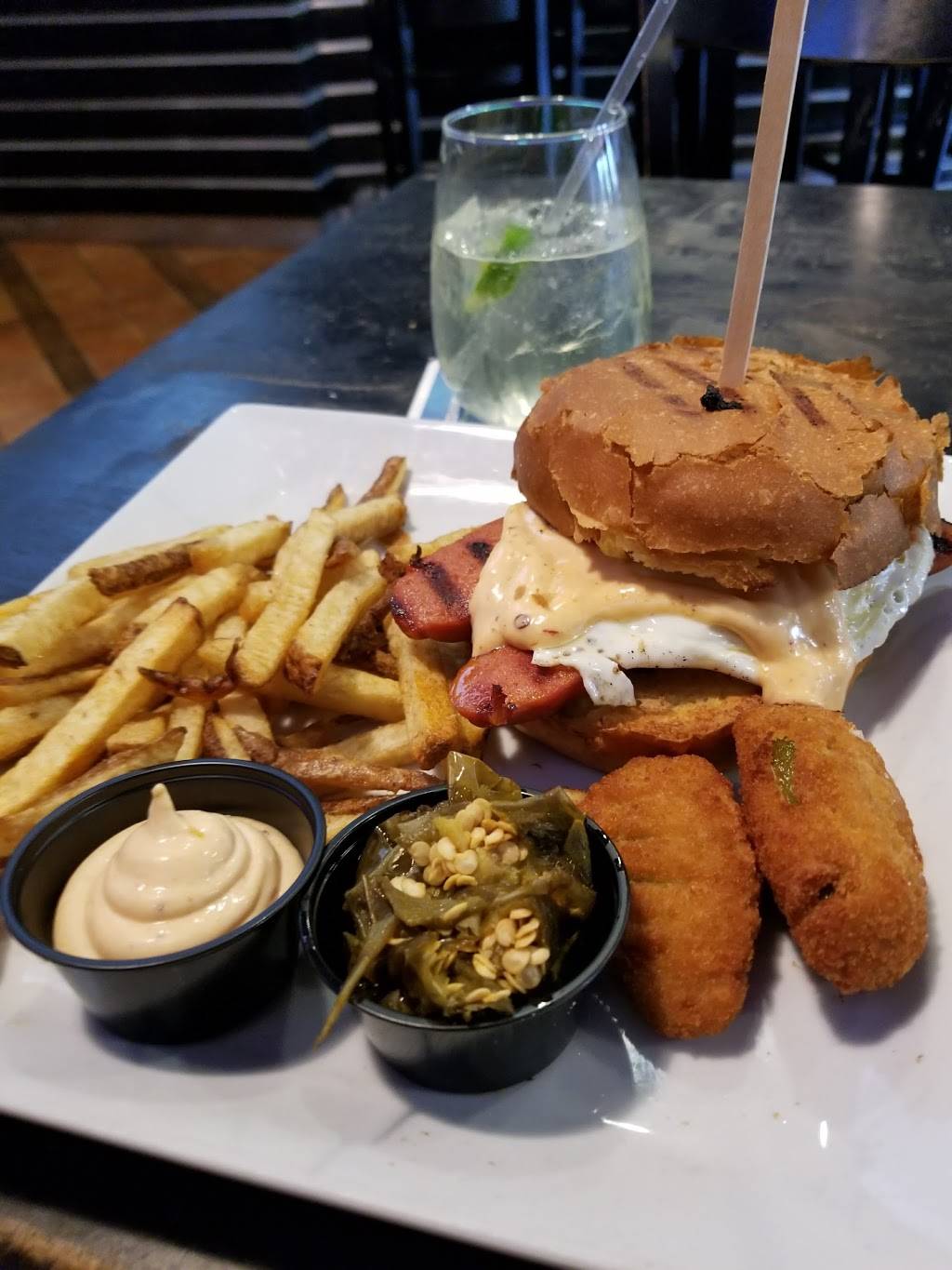 Taps Valley Gastropub | restaurant | 18673 Devonshire St, Northridge, CA 91324, USA | 8182174199 OR +1 818-217-4199