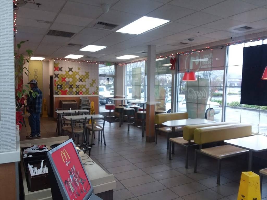 McDonalds | cafe | 1149 S Cloverdale Blvd, Cloverdale, CA 95425, USA | 7078944588 OR +1 707-894-4588