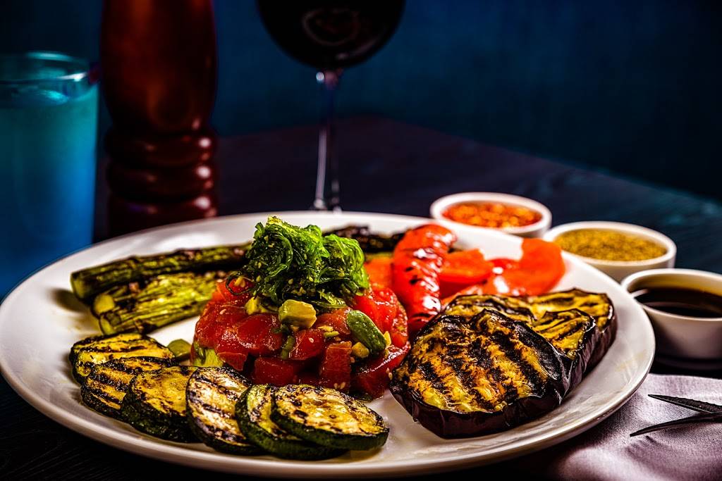 Tavern on the Point | restaurant | 6724 N Northwest Hwy, Chicago, IL 60631, USA | 7738676300 OR +1 773-867-6300