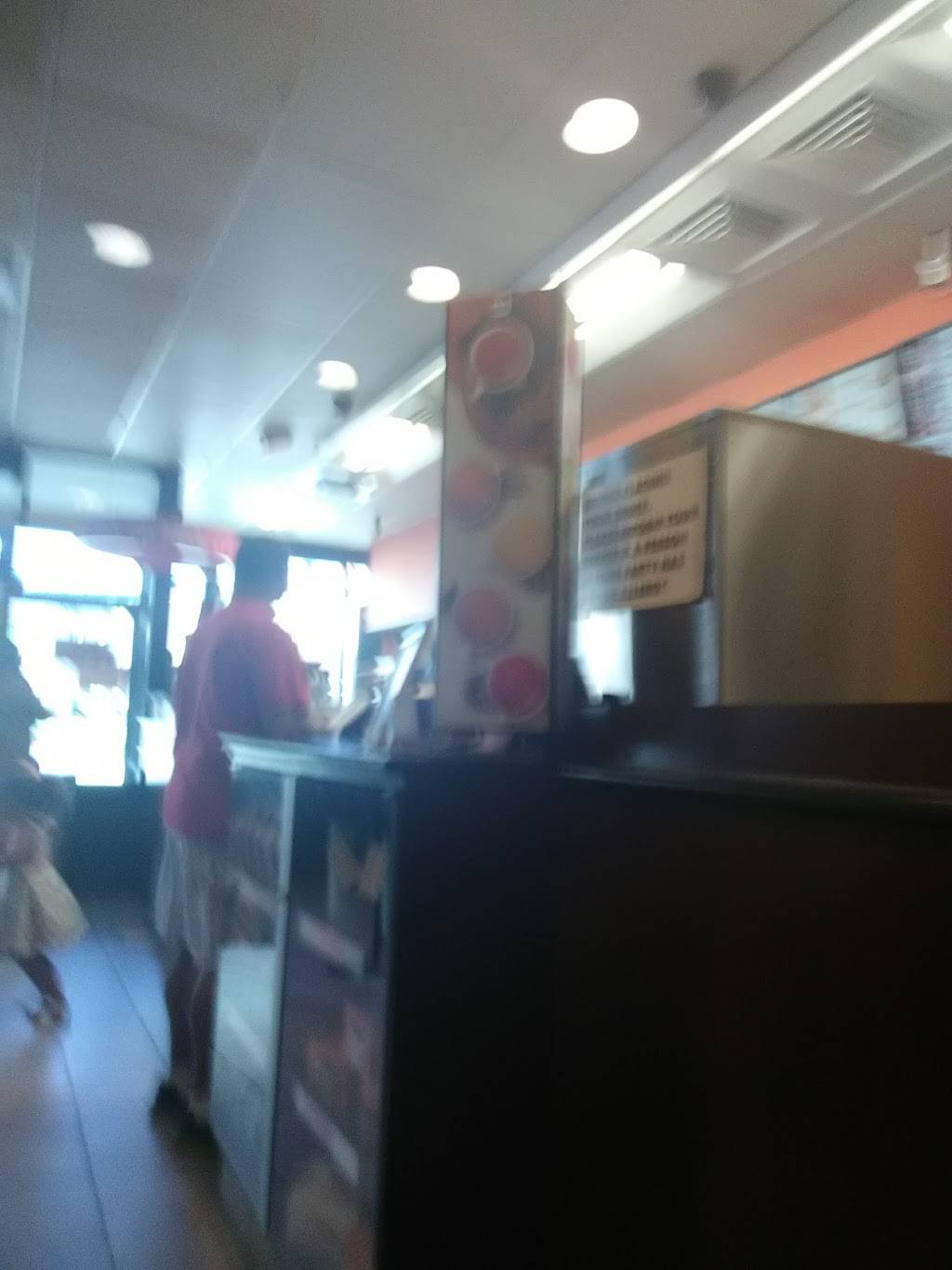 Dunkin | cafe | 63 Bank St, Waterbury, CT 06702, USA | 2035745221 OR +1 203-574-5221