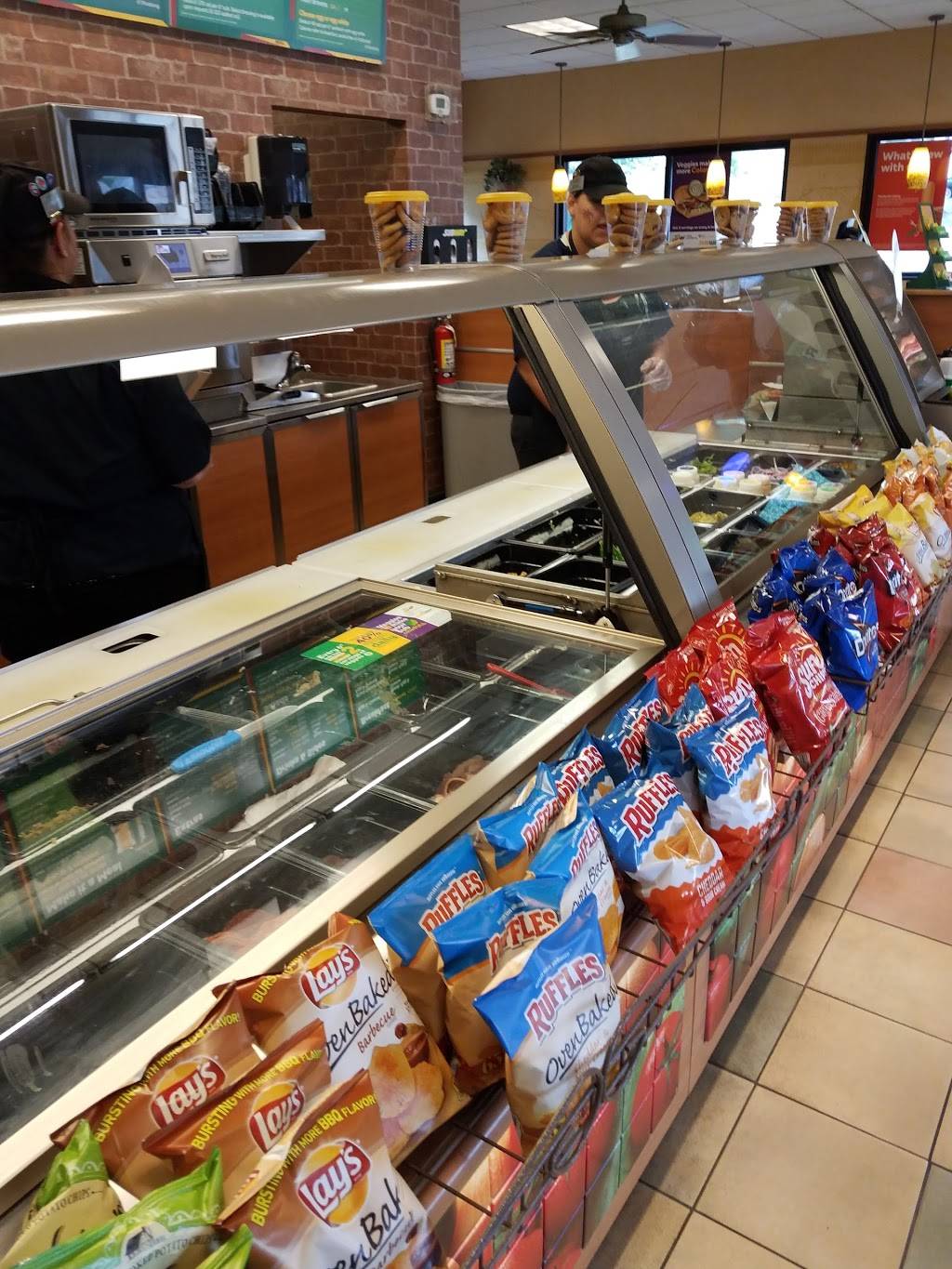 Subway | restaurant | 1111 Division St, Burlington, IA 52601, USA | 3197521500 OR +1 319-752-1500