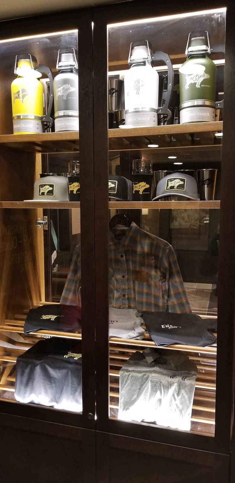 Von Ebert Brewing Glendoveer | restaurant | 14021 NE Glisan St, Portland, OR 97230, USA | 5038788708 OR +1 503-878-8708