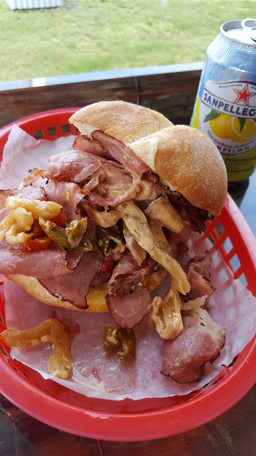 Laura RDP | restaurant | 8030 Boul Henri-Bourassa E, Anjou, QC H1E 1P3, Canada | 5146483777 OR +1 514-648-3777