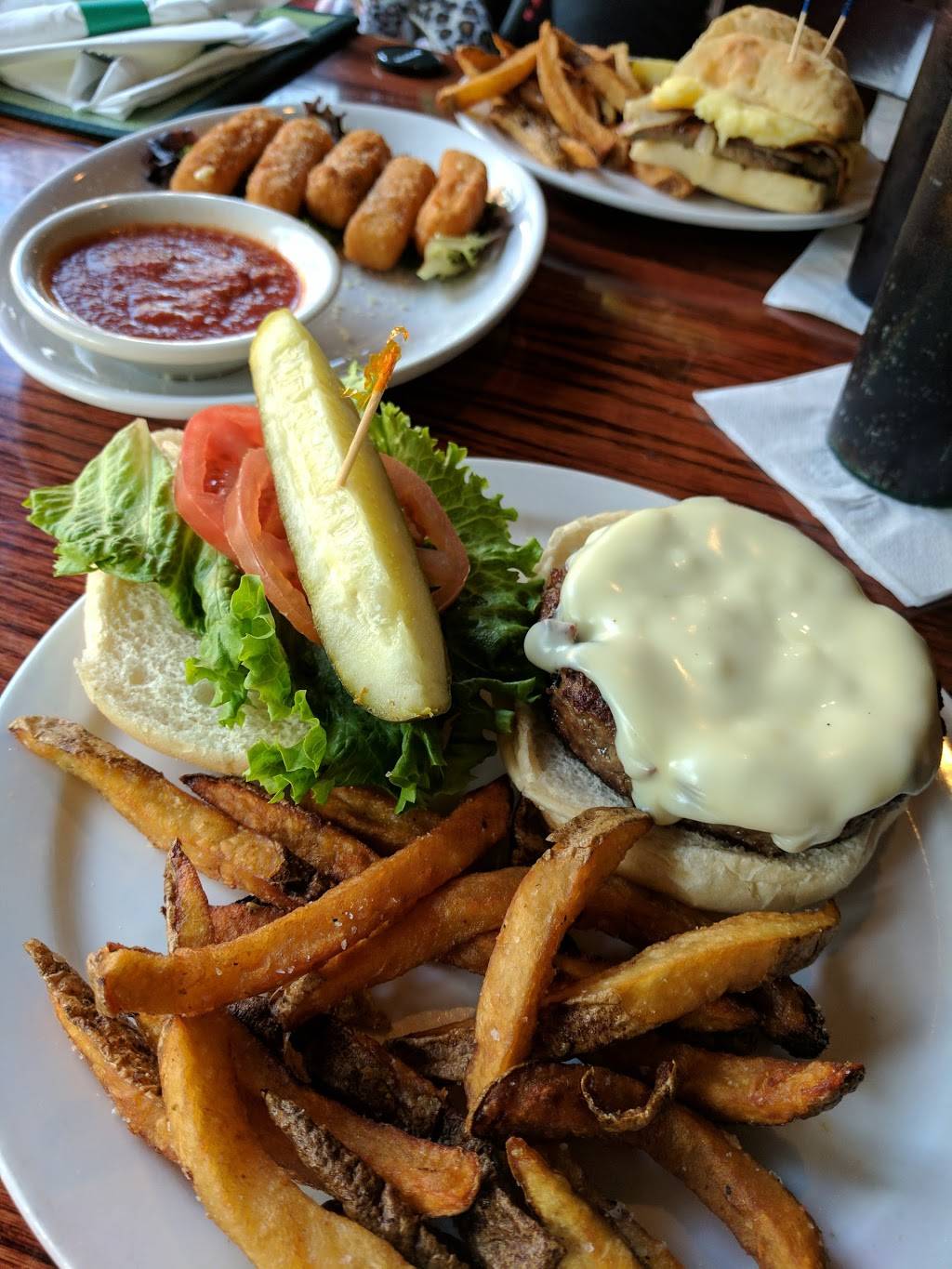 Mollys Irish Grille & Sports Pub | restaurant | 4 E 4th St, Bethlehem, PA 18015, USA | 6108681313 OR +1 610-868-1313