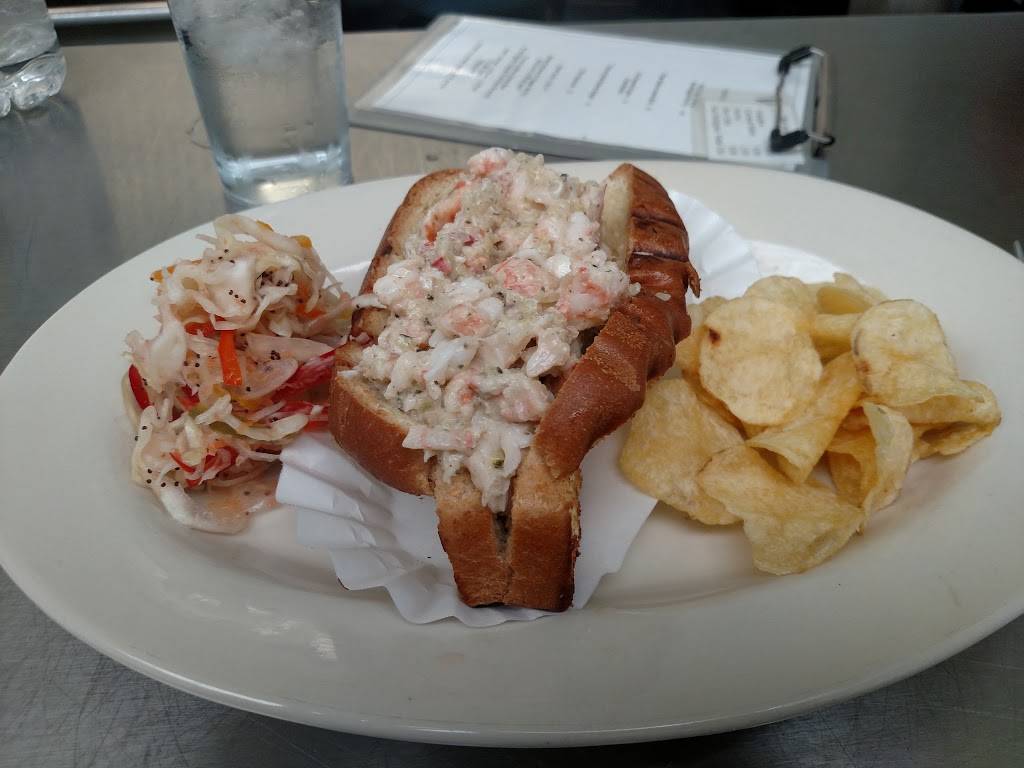 The Fishguy Market & Wellfleet | restaurant | 4423 N Elston Ave, Chicago, IL 60630, USA | 7732837400 OR +1 773-283-7400