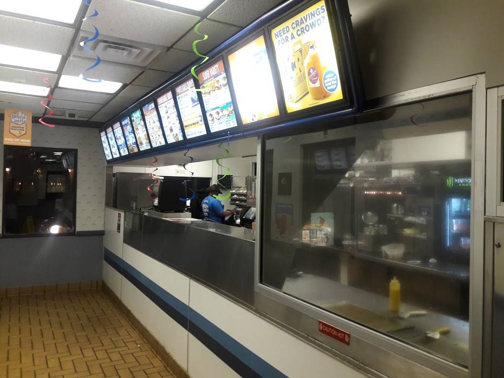 White Castle | restaurant | 21400 Woodward Ave, Ferndale, MI 48220, USA | 2485417220 OR +1 248-541-7220